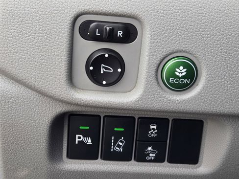 Used 2016 Honda Pilot Touring image 25