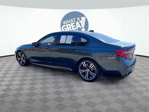 Used 2019 BMW 750i w/ Executive Package image 6