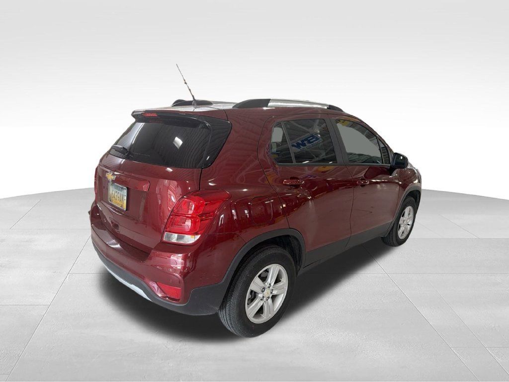 Used 2021 Chevrolet Trax LT w/ Driver Confidence Package AWD/4WD image 11