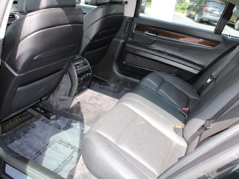 Used 2011 BMW 740Li image 8