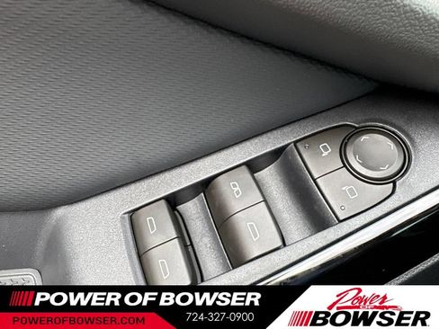 New 2026 Chevrolet Equinox LT w/ Convenience Package II AWD/4WD image 8
