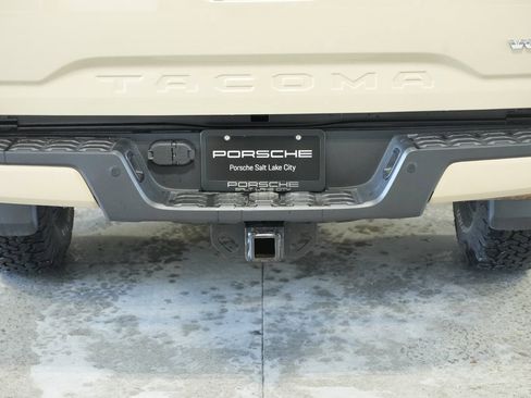 Used 2019 Toyota Tacoma TRD Off-Road w/ Technology Package image 14