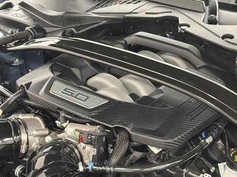 Used 2025 Ford Mustang GT Premium RWD image 38