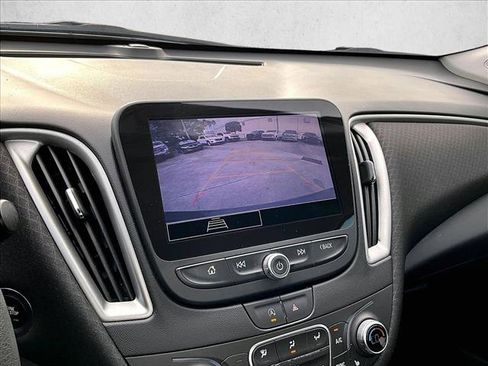 Used 2022 Chevrolet Malibu LT image 23