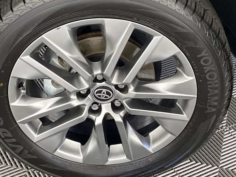 Used 2025 Toyota RAV4 Limited w/ Advanced Technology Package AWD/4WD image 31