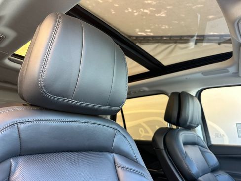 New 2026 Lincoln Navigator Reserve AWD/4WD image 17
