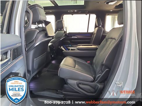 Used 2023 Jeep Grand Wagoneer Series III w/ Rear Seat Video Group 1 AWD/4WD image 21