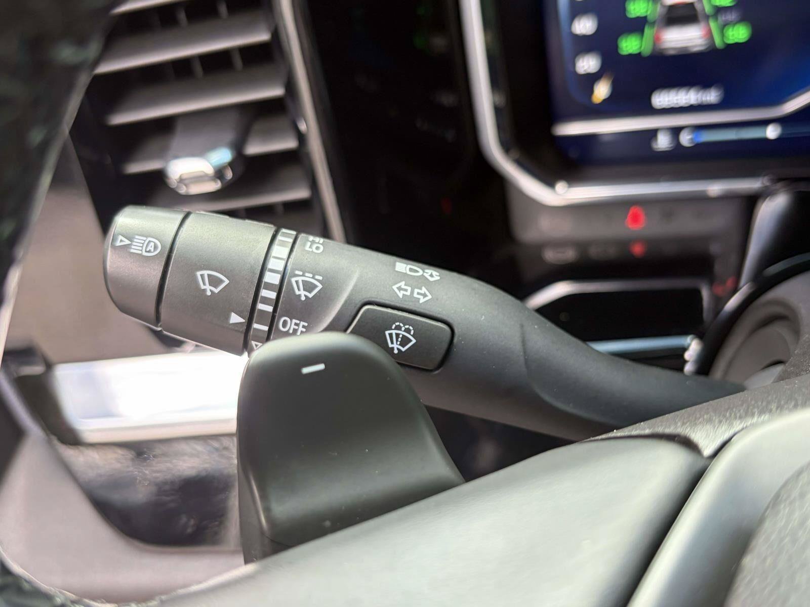 Used 2023 Chevrolet Silverado 1500 High Country RWD image 22
