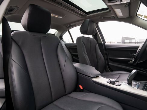 Used 2015 BMW 320i xDrive Sedan image 11