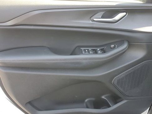 Used 2023 Jeep Grand Cherokee Laredo w/ Luxury Tech Group I AWD/4WD image 16