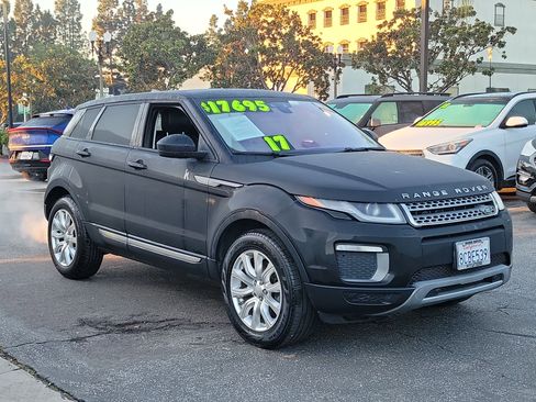 Used 2017 Land Rover Range Rover Evoque SE image 30