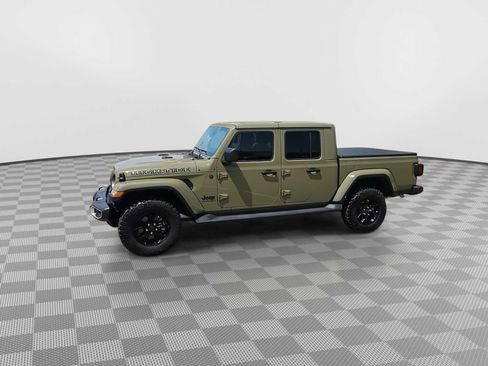 Used 2025 Jeep Gladiator Sport AWD/4WD image 7
