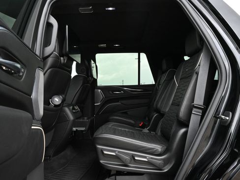 Certified 2023 Cadillac Escalade Premium Luxury Platinum AWD/4WD image 19