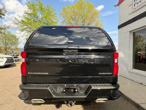 Used 2019 Chevrolet Silverado 1500 Custom Trail Boss w/ Custom Convenience Package image 8