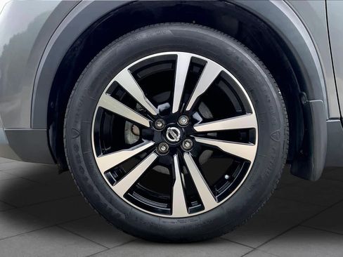 Used 2019 Nissan Kicks SR FWD image 11