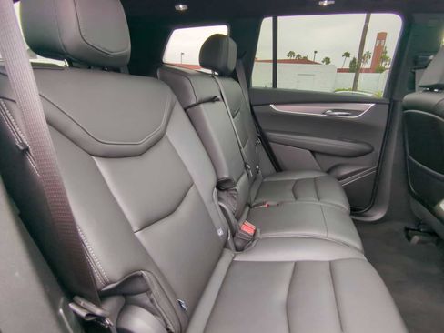 Used 2025 Cadillac XT6 Luxury image 27