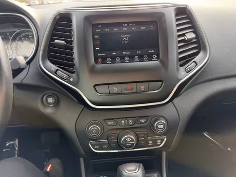 Used 2020 Jeep Cherokee Latitude Lux w/ Comfort/Convenience Group image 24