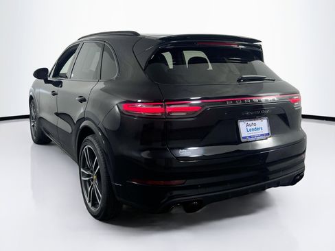Used 2020 Porsche Cayenne Turbo image 7