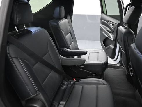 Used 2026 Chevrolet Traverse LT FWD image 25