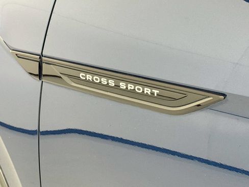 Used 2023 Volkswagen Atlas Cross Sport SEL R-Line AWD/4WD image 9