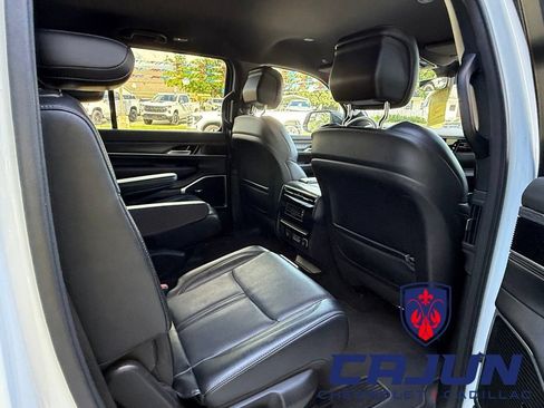 Used 2024 Jeep Wagoneer Series III AWD/4WD image 20