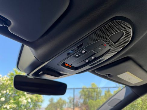 New 2025 Porsche Cayenne Coupe AWD/4WD image 17