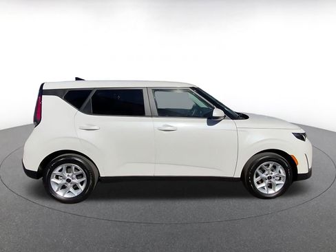 Used 2025 Kia Soul LX w/ LX Technology Package image 16