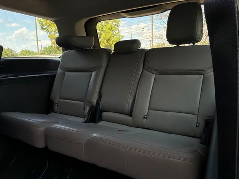 Used 2025 Ford Expedition Active AWD/4WD image 14
