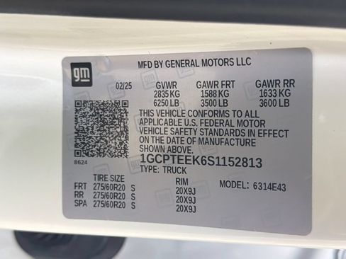 Used 2025 Chevrolet Colorado Trail Boss AWD/4WD image 37