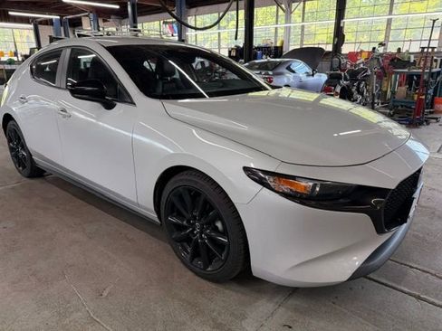 Used 2024 MAZDA MAZDA3 s FWD image 5