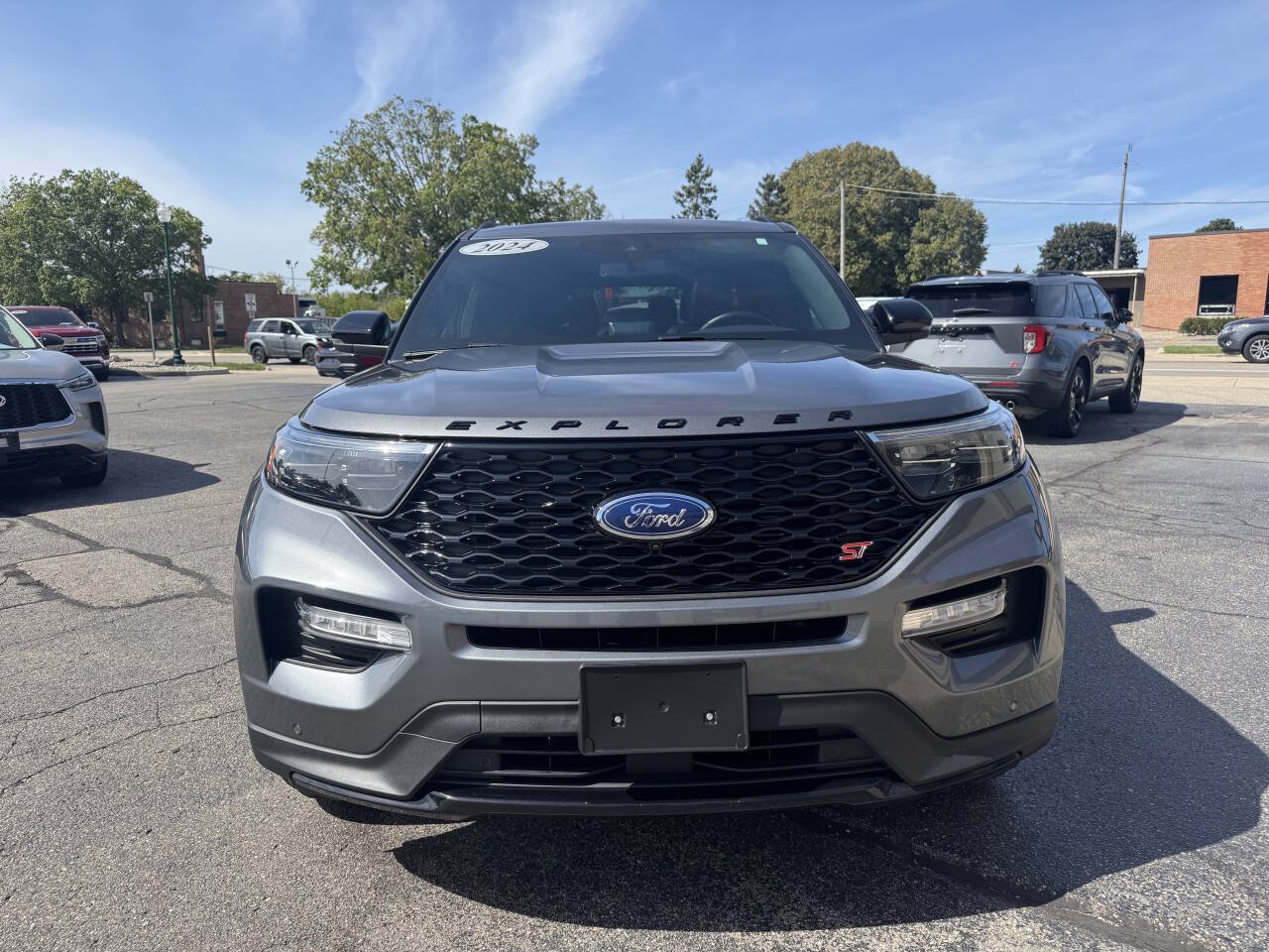 Used 2024 Ford Explorer ST w/ Technology Package AWD/4WD image 5
