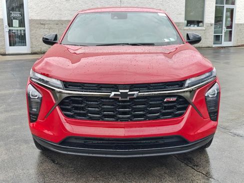 Used 2026 Chevrolet Trax RS image 2