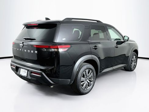 Used 2025 Nissan Pathfinder SV FWD image 9