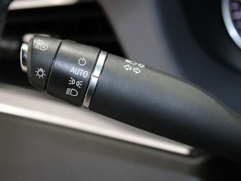 Used 2022 Buick Enclave Premium image 37