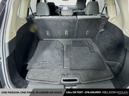 Certified 2021 Nissan Rogue SV FWD image 24