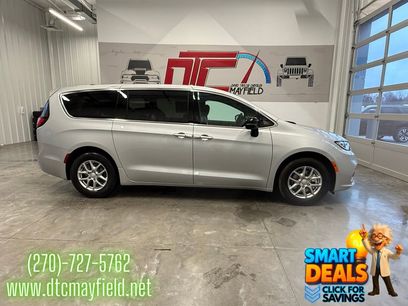 New 2026 Chrysler Pacifica Select