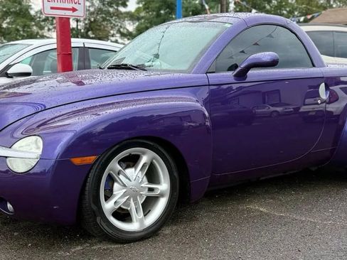 Used 2004 Chevrolet SSR w/ Preferred Equipment Group image 3