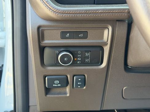 Used 2024 Ford Expedition King Ranch RWD image 9