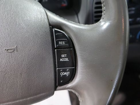 Used 2004 Ford F150 XLT image 24