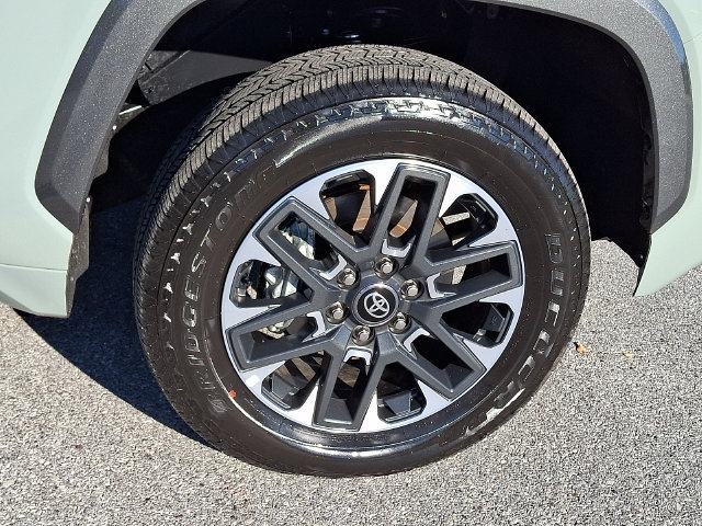 Certified 2026 Toyota Tundra Limited AWD/4WD image 8