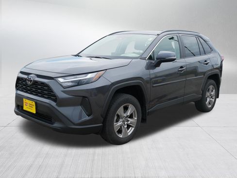Used 2022 Toyota RAV4 XLE w/ Convenience Package AWD/4WD image 3