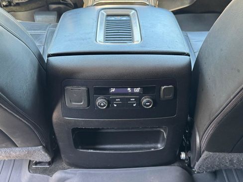 Used 2018 GMC Yukon Denali AWD/4WD image 11