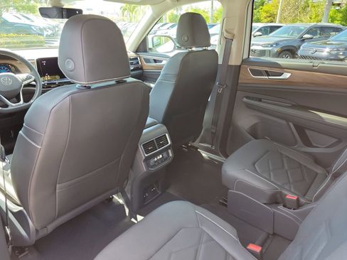 New 2026 Volkswagen Atlas SE image 9