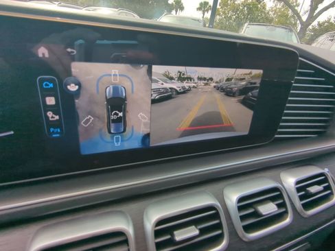 Used 2026 Mercedes-Benz GLS 450 4MATIC image 7