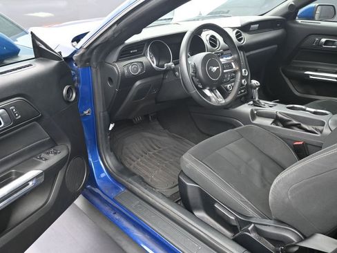 Used 2022 Ford Mustang Coupe RWD image 10
