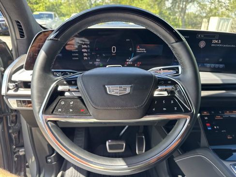 Used 2026 Cadillac Vistiq Premium Luxury w/ LPO, Floor Liner Package AWD/4WD image 14