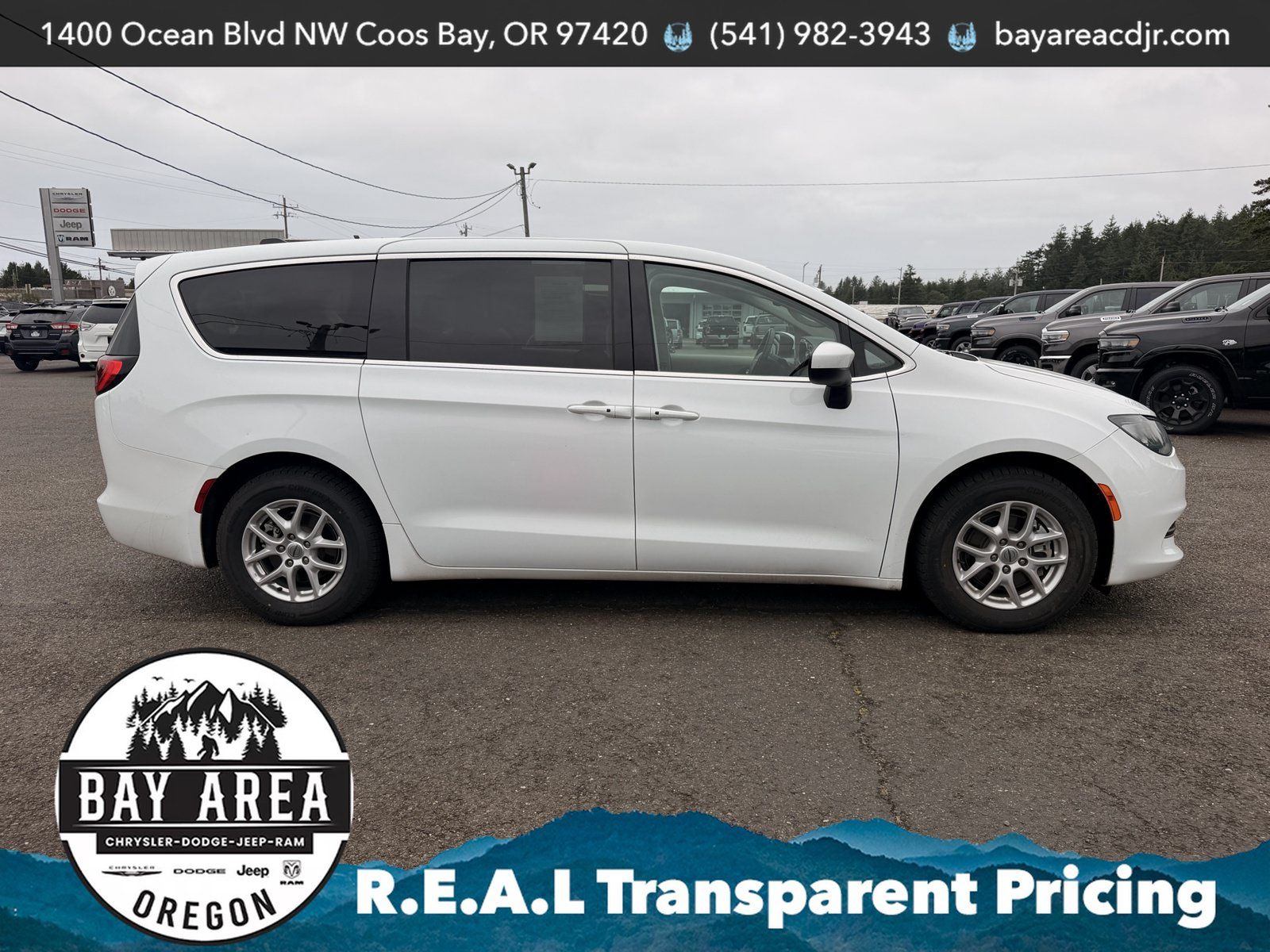 Used 2023 Chrysler Voyager LX FWD image 4