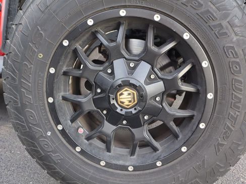 Used 2020 Jeep Wrangler Unlimited Sahara image 16