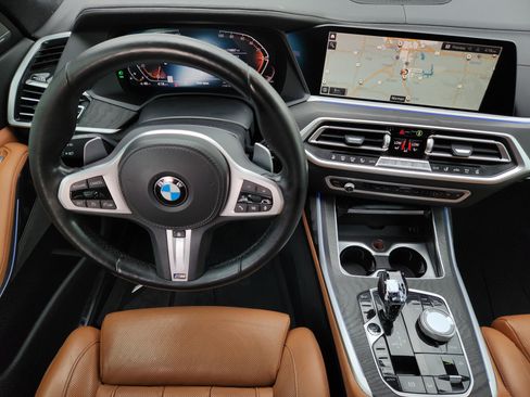 Used 2021 BMW X7 xDrive40i w/ M Sport Package AWD/4WD image 29