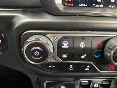 Used 2021 Jeep Gladiator Mojave AWD/4WD image 17